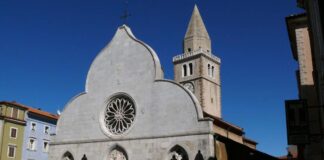 Muggia diventa ‘Piazza della Pace’: un programma di incontri, mostre e preghiera per costruire fraternità Duomo di Muggia, Piazza della Pace