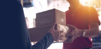 Consegna di pacchi acquistati online; nuova tassa UE