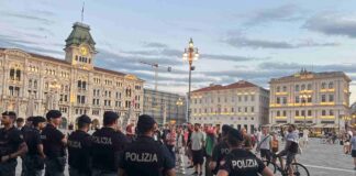Trieste, piazza Verdi, protesta, Israele, Palestina, forze dell'ordine, concerto klezmer