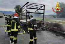 incendio, autocarro, A34, Gorizia, Vigili del fuoco, Slovenia, autostrada