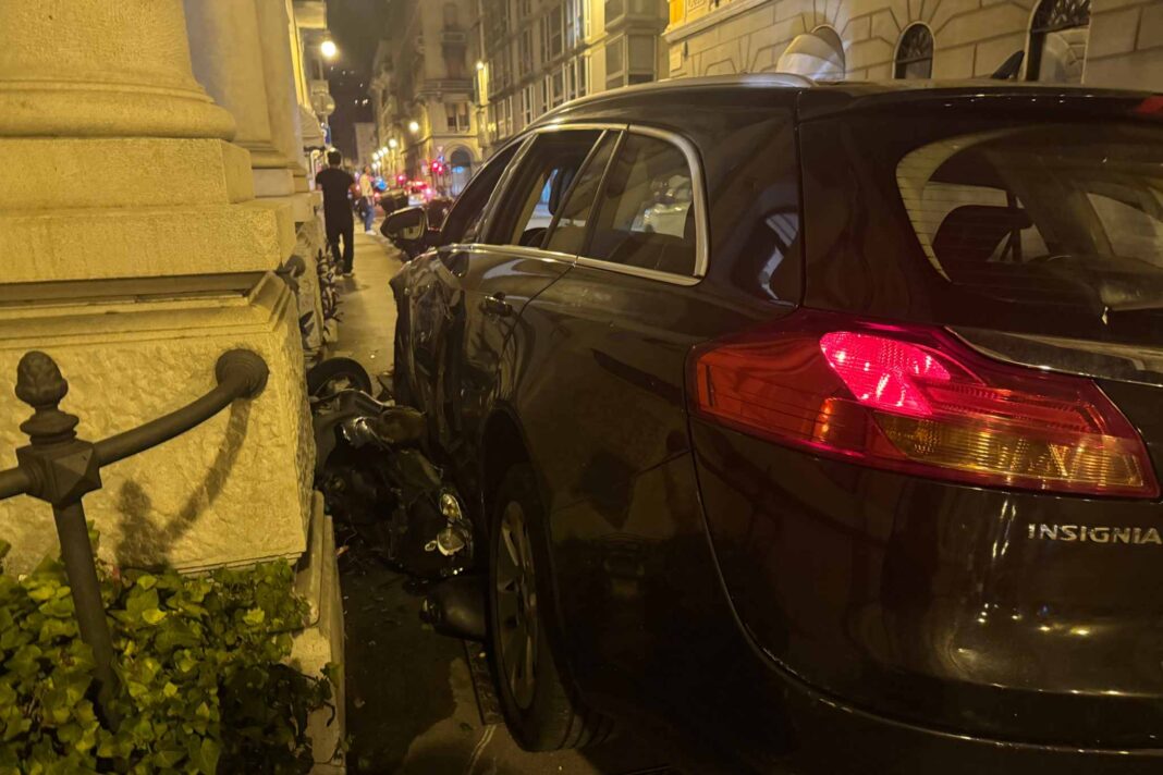 Trieste, incidente stradale, centro città, via Fabio Filzi, via Machiavelli, moto, Polizia Locale