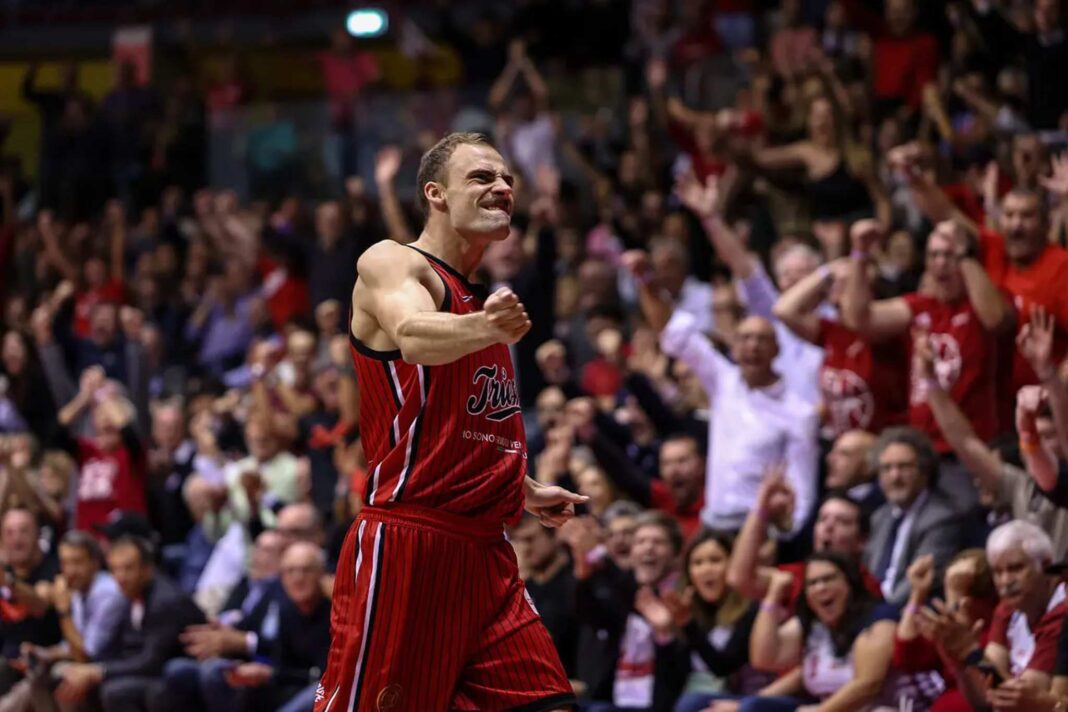 Lodovico Deangeli, Pallacanestro Trieste, rinnovo Deangeli, basket Trieste, Serie A basket, capitano Trieste, mercato Pallacanestro Trieste