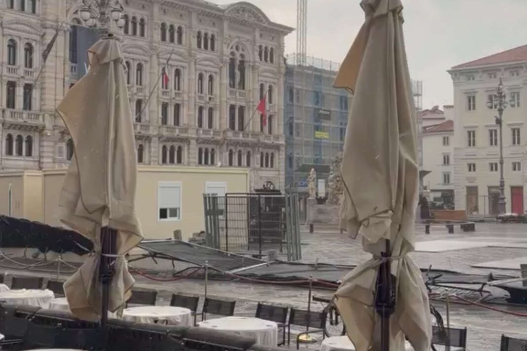 maltempo Trieste, piazza Unità d'Italia, vento forte, temporali, allerta meteo, concerti Trieste, Protezione Civile FVG