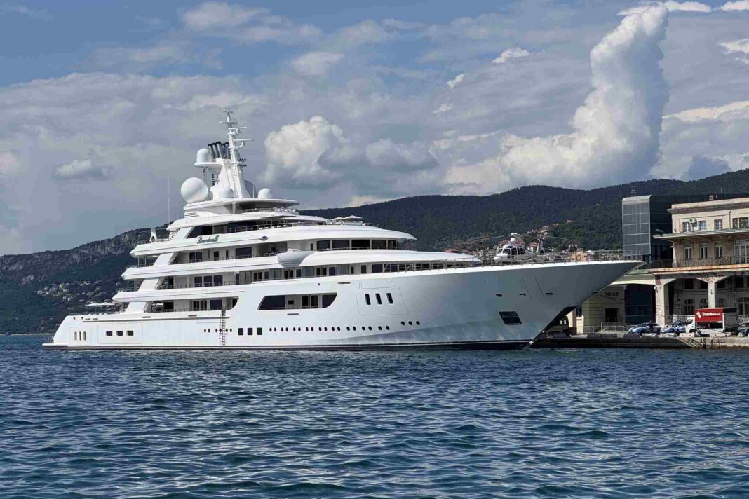 Trieste, yacht Boardwalk, Tilman Fertitta, ambasciatore USA, Rive di Trieste, Freedom 250, diplomazia americana