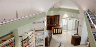 Trieste ritrova un simbolo: dopo due anni riapre la storica Farmacia Al Cedro Farmacia Al Cedro, Trieste, Piazza Oberdan, Comune di Trieste, Farmacie comunali, Restauro, Sanità pubblica