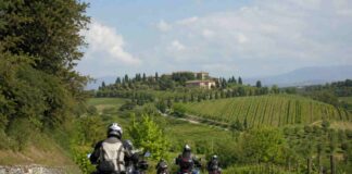 Un viaggio in moto tra i paesaggi del Collio