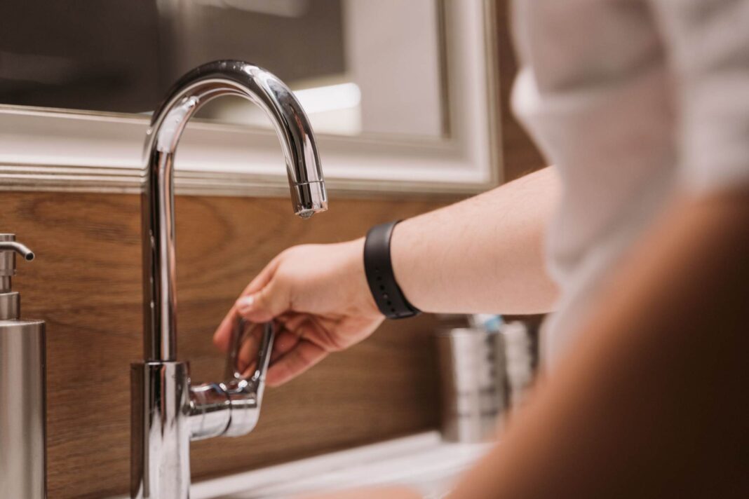 Rubinetto che perde acqua