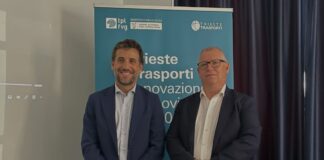 Trieste Trasporti, addio alle obliteratrici meccaniche in autobus: come acquistare e convalidare i biglietti da luglio 2026 Il direttore generale e il presidente di Trieste Trasporti